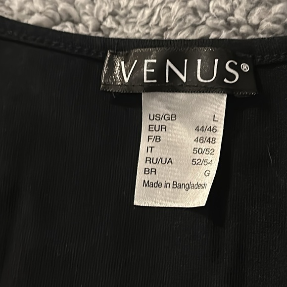 Venus Black T-Shirt - Picture 3 of 5